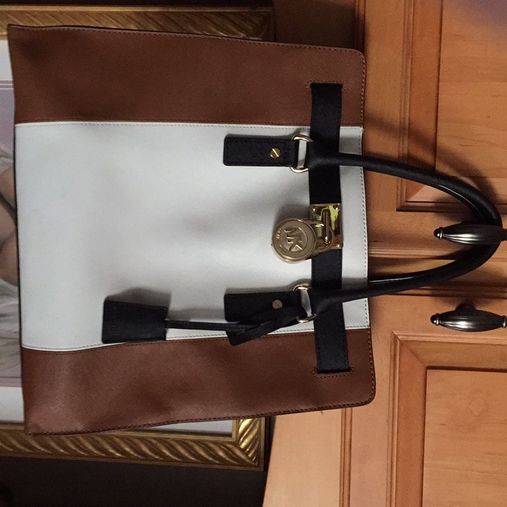 Micheal Kors purse